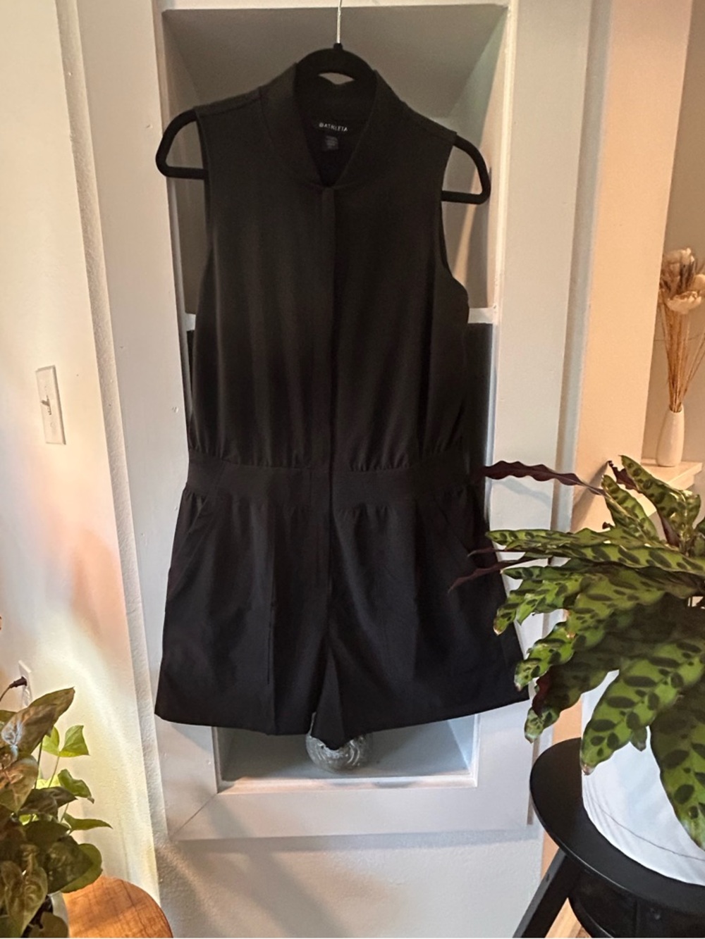 Athleta Brooklyn Utility Romper Black Size 12 Sleeveless Travel Athleisure